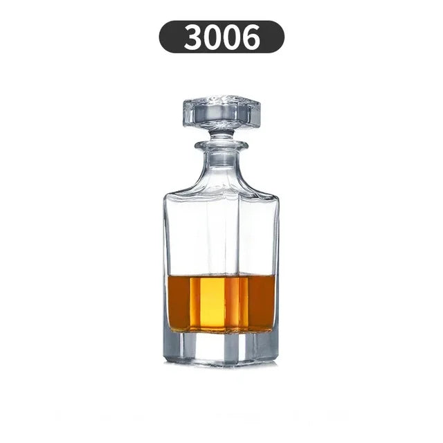 Luxury 750ML Lead-Free Crystal Glass Whiskey Decanter Essential Home Bar Item