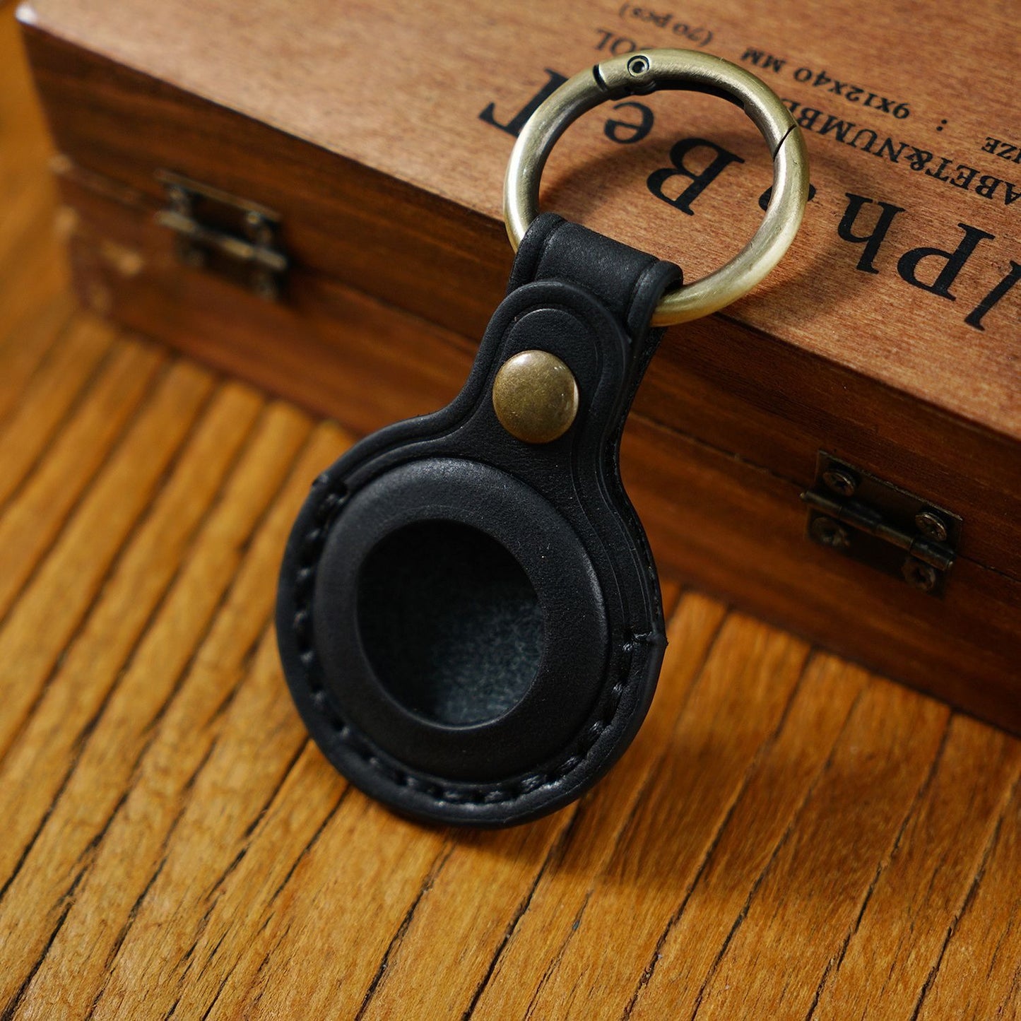 Top Layer Leather Keychain Protective Case for AirTag Cowhide Anti-Loss Holder