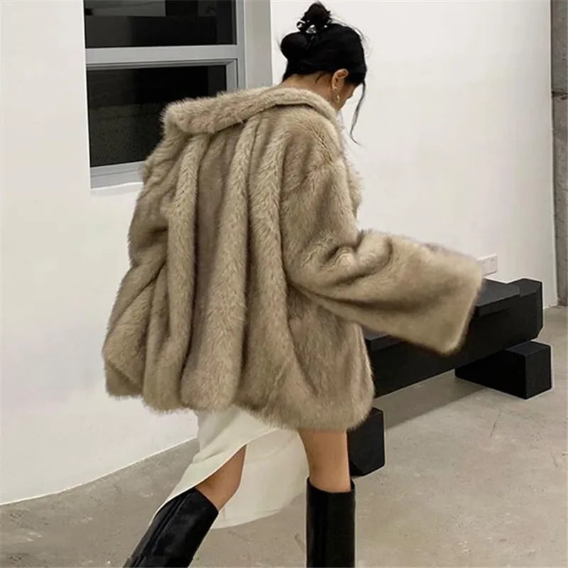 Women's Oversized Loose Faux Fur Jacket Luxurious Warm Fuzzy Plush Coat