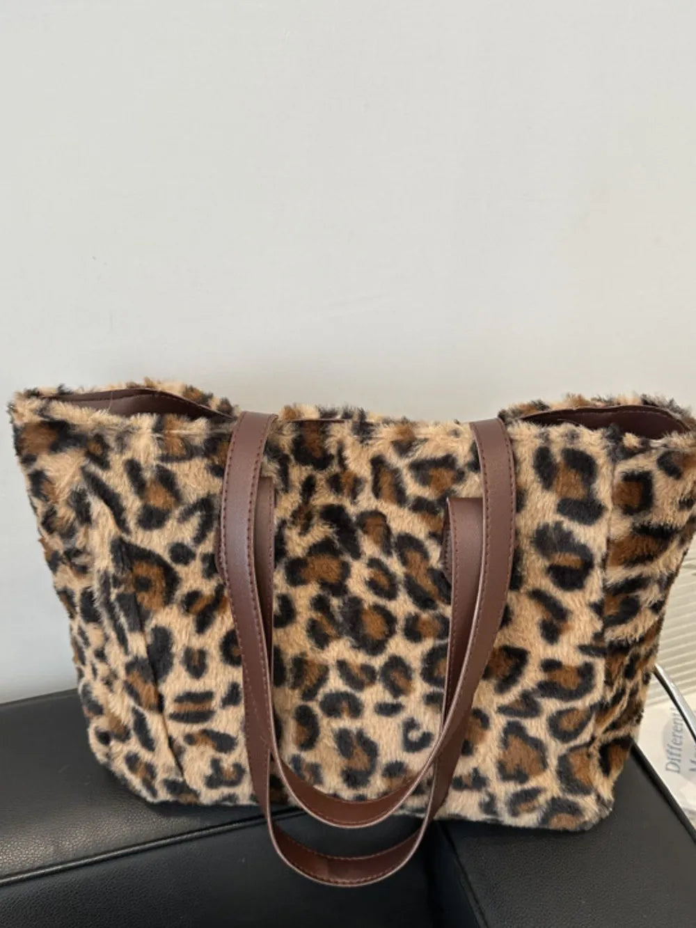 Leopard Print Plush Tote Bag Zippered Shoulder Spacious Polyester Fashionable Stylish