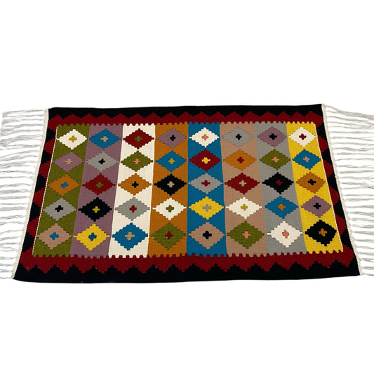 Traditional Qashqai Kilim Rug, Handwoven Flatweave, Authentic Design 94 x 59 cm