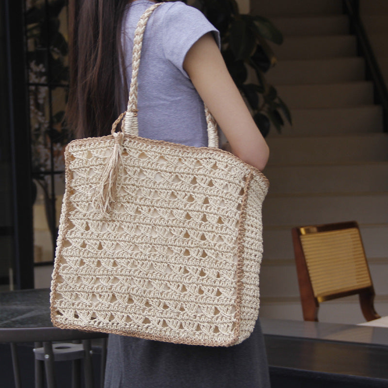 Handmade Grass Woven Shoulder Bag Tassel Detail Women Fashion Accessory Eco-Friendly