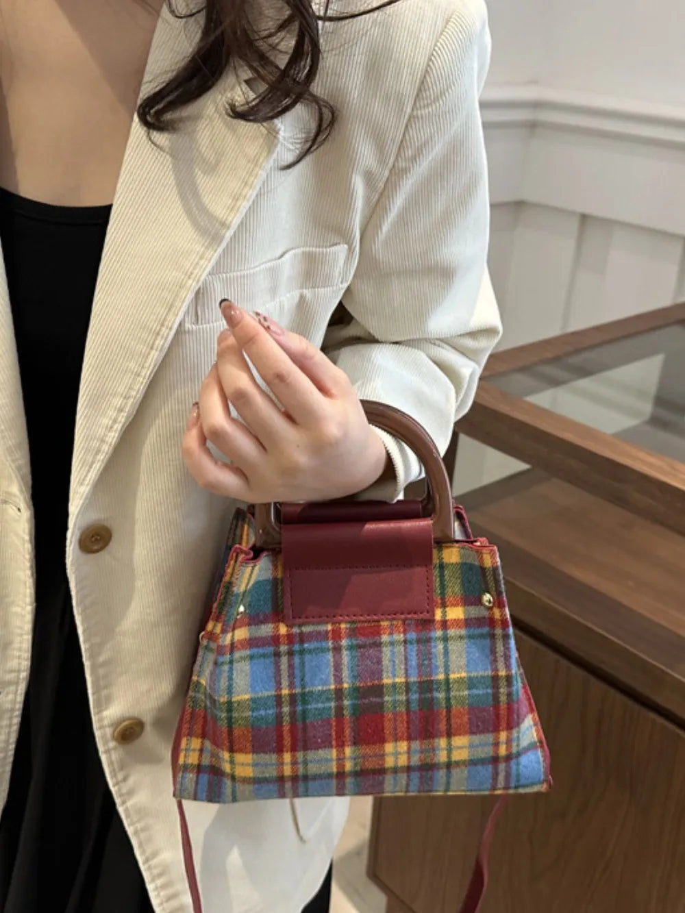 Trapezoid Crossbody Bag Polyester PU Adjustable Shoulder Strap Secure Zip Closure