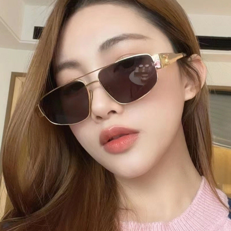 Women's Metal Frame Sunglasses UV Protection Durable Scratch Resistant Stylish