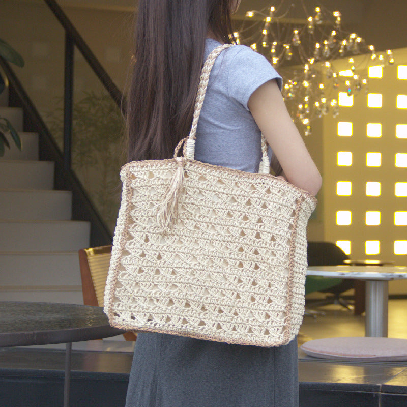 Handmade Grass Woven Shoulder Bag Tassel Detail Women Fashion Accessory Eco-Friendly