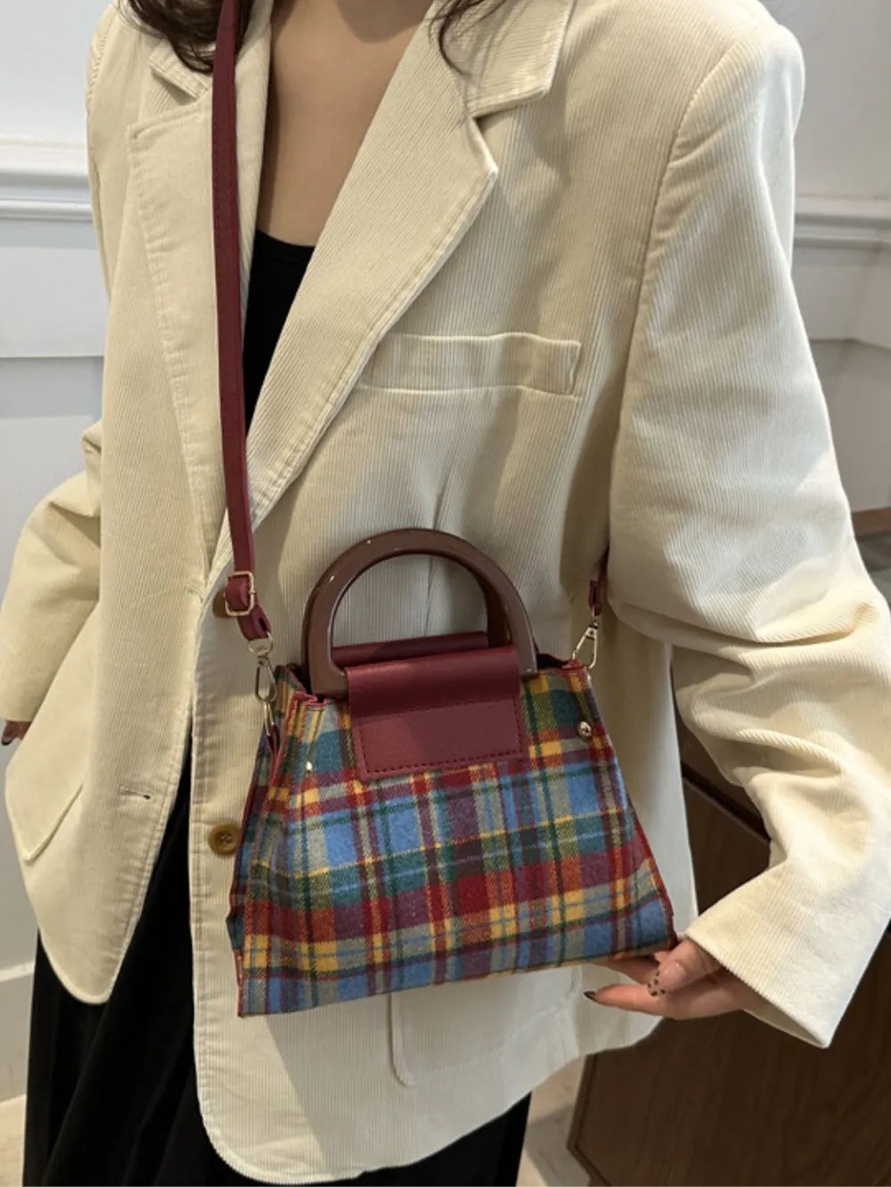 Trapezoid Crossbody Bag Polyester PU Adjustable Shoulder Strap Secure Zip Closure