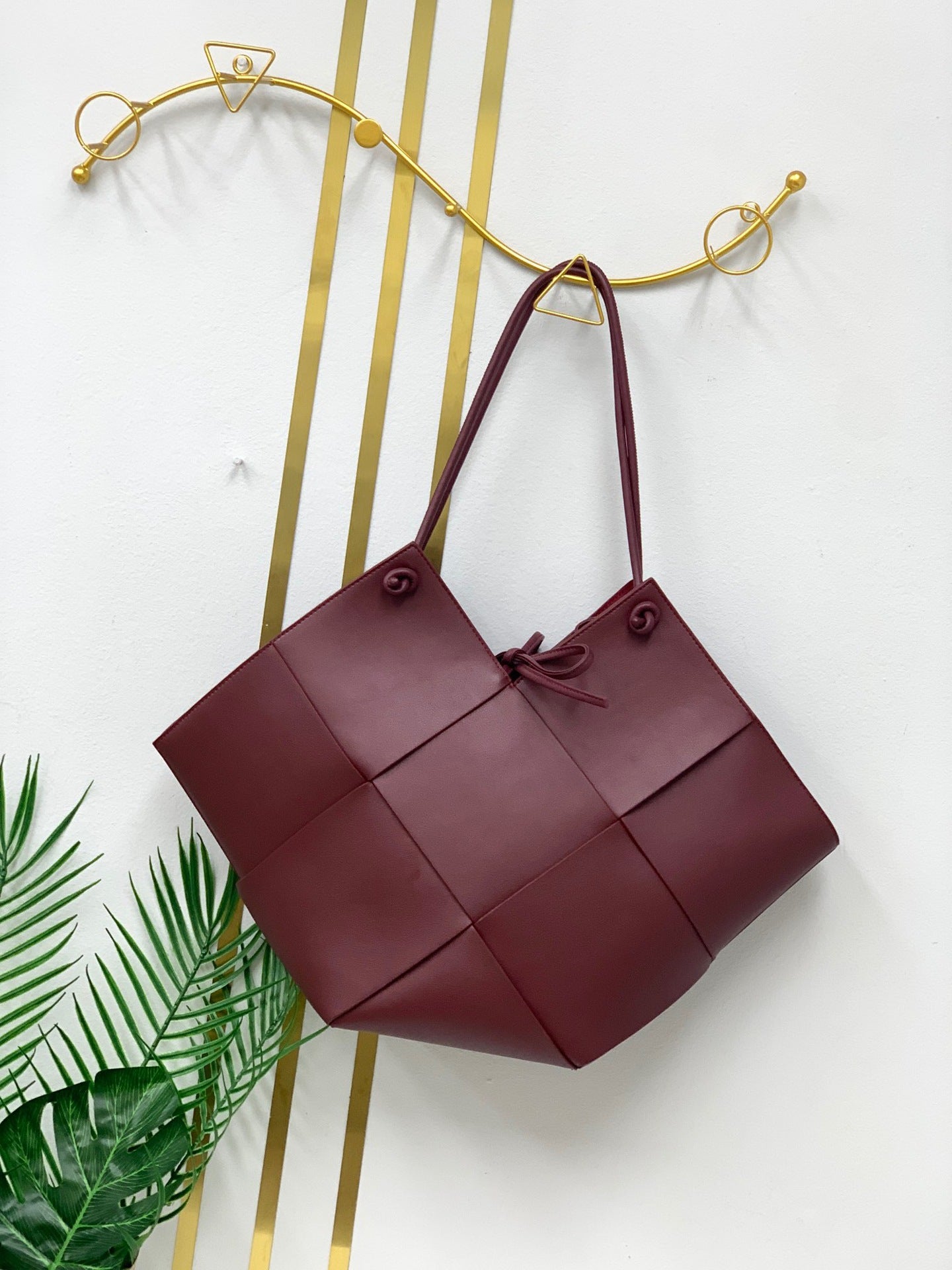 Trendy Genuine Leather Woven Bag Medium Size Daily Use Handbag Soft Material