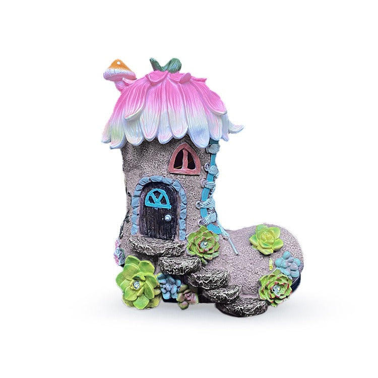 Solar Powered Resin Shoe House Lamp for Gardens Outdoor Decorative Lighting
