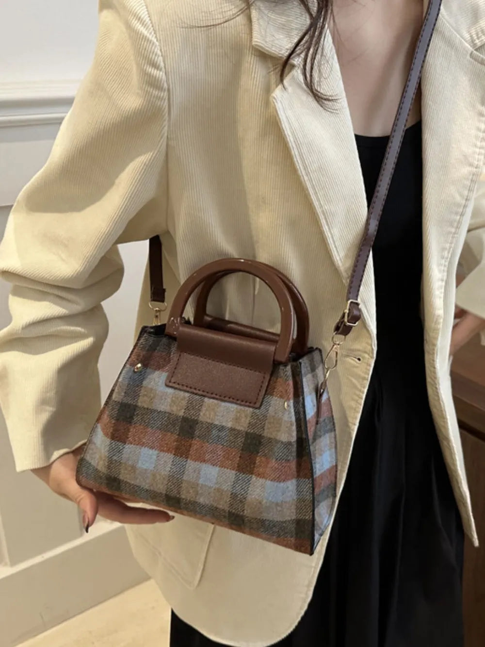 Trapezoid Crossbody Bag Polyester PU Adjustable Shoulder Strap Secure Zip Closure