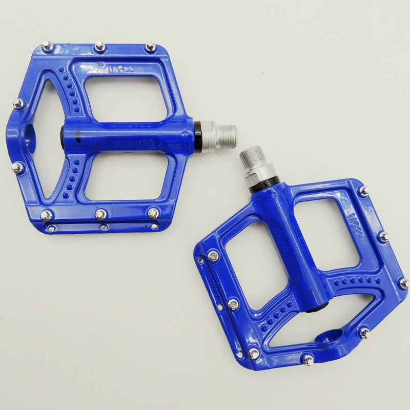 MG22 Mountain Bike Pedals Triple Bearing System Molybdenum Steel Durable Design