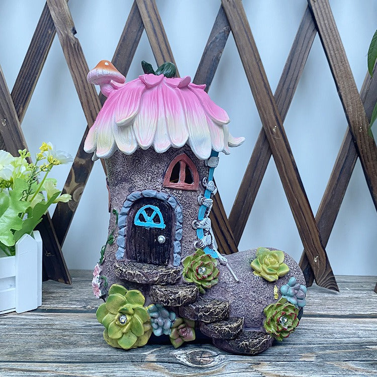 Solar Powered Resin Shoe House Lamp for Gardens Outdoor Decorative Lighting