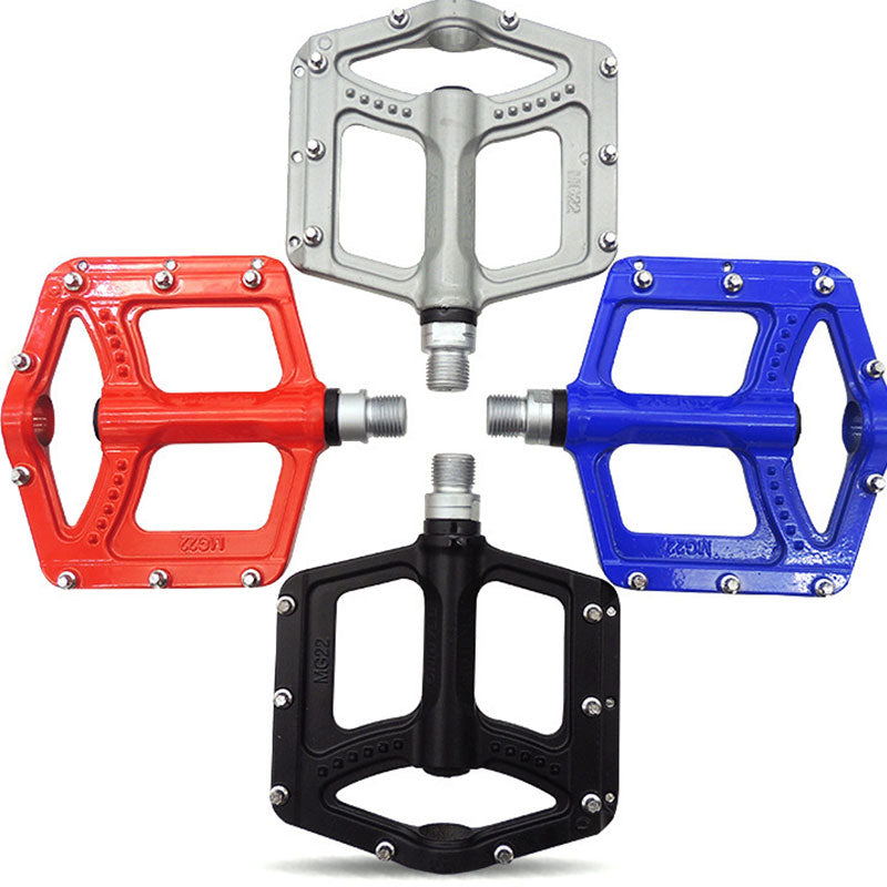 MG22 Mountain Bike Pedals Triple Bearing System Molybdenum Steel Durable Design