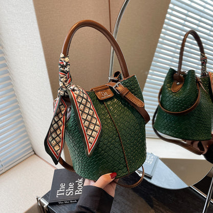 Medium Woven Bucket Shoulder Bag Durable PU Leather Stylish Storage Accessory