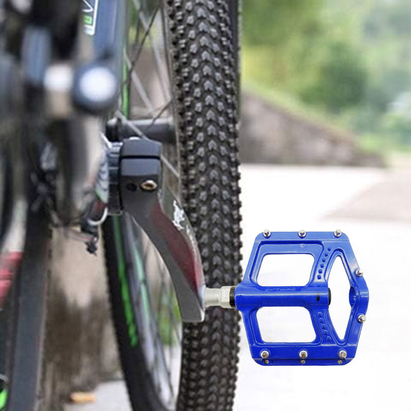 MG22 Mountain Bike Pedals Triple Bearing System Molybdenum Steel Durable Design