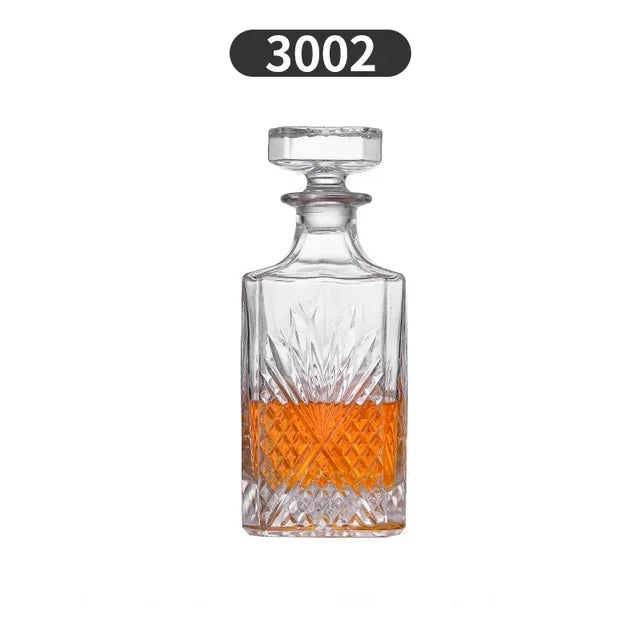 Luxury 750ML Lead-Free Crystal Glass Whiskey Decanter Essential Home Bar Item